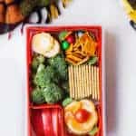 Cracker Snack-Kits filled with a variety of yummy and nutritious mix-and-match ingredients are a perfect snack or meal for even the pickiest of eaters! Healthy snacks for kids at school on the go | snack recipes | Japanese bento box |