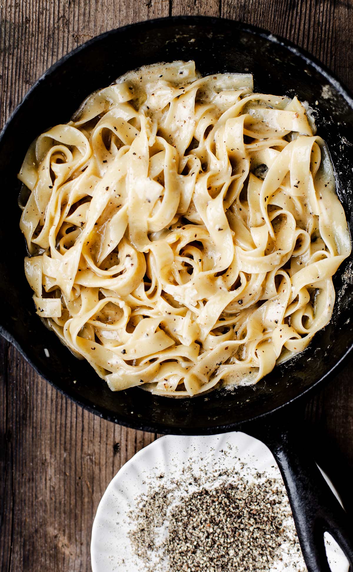 Simple Salt and Pepper Pasta turns simple pantry staples into a decadent lunch, quick comforting dinner, or an impressive late-night snack! cacio e pepe | cacio e pepe recipe | black pepper pasta | quick easy pasta meal