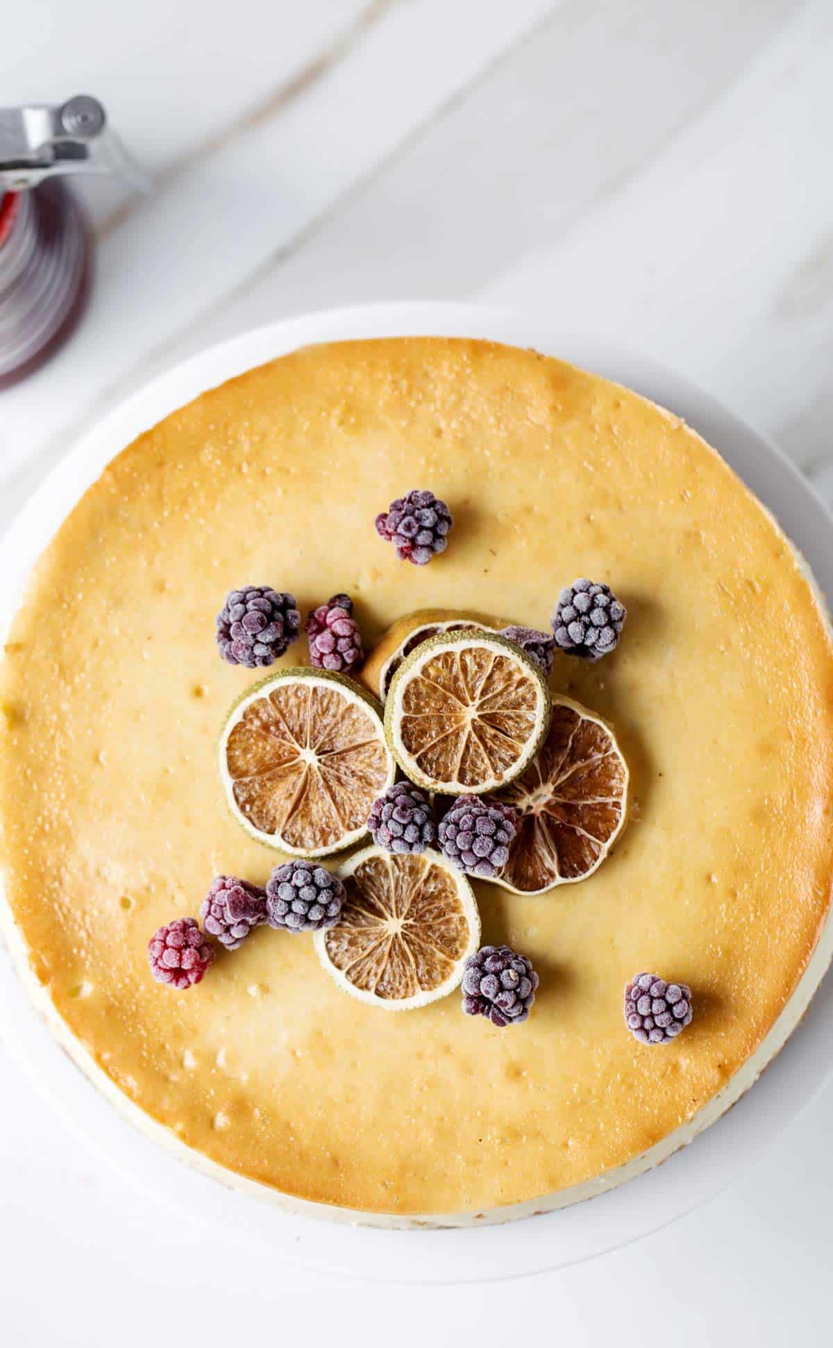 Churro Cheesecake with Cinnamon Toast Crunch crust and creamy lemon lime cheesecake filling is delicious with blackberry sauce topping. churro cheesecake | churro cheesecake recipe | cinnamon toast crunch recipes | cinnamon cheesecake | lemon lime cheesecake